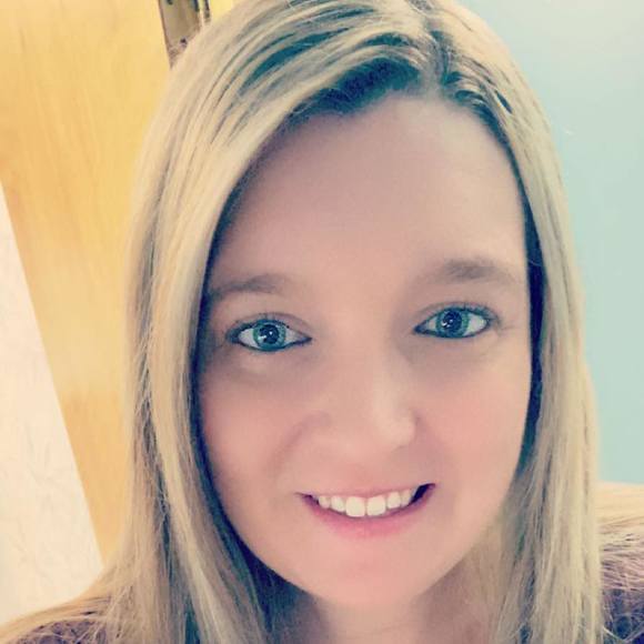 Profile Picture of Hillari Favreau (@mandj1227630) on Poshmark