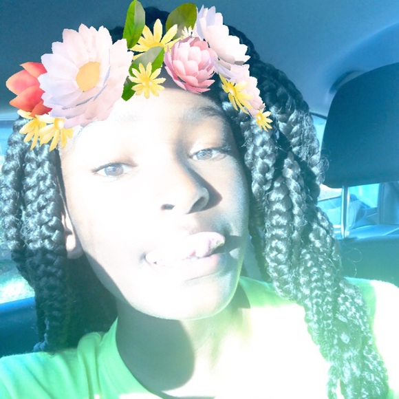 Profile Picture of Jade Edwards (@kashdoll_981) on Poshmark