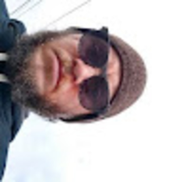 Profile Picture of Guillermo Luna (@guillermolun342) on Poshmark