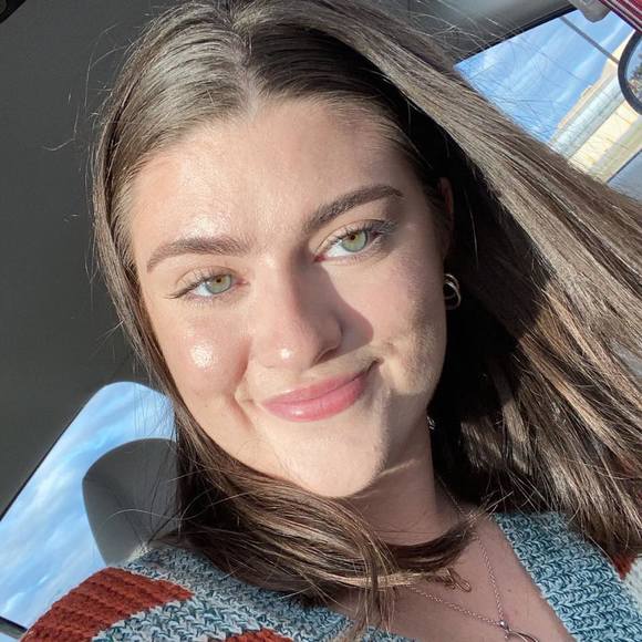 Profile Picture of Carrigan Maybury (@carriganmaybury) on Poshmark