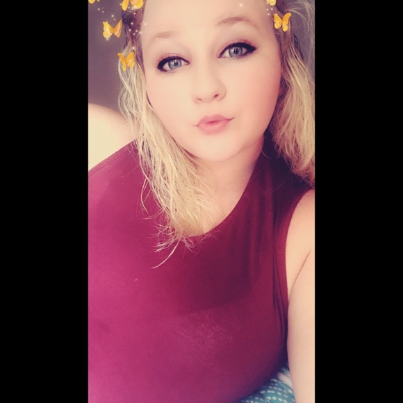 Profile Picture of Ashley Sharpstene (@ashleyjean96) on Poshmark