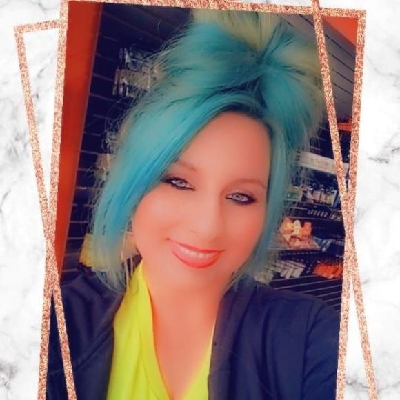 Profile Picture of Brandy Hayes (@brandyhayes132) on Poshmark