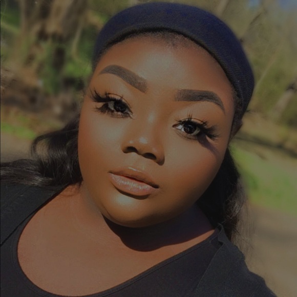 Profile Picture of Joslin Jones (@imperfect_jay) on Poshmark