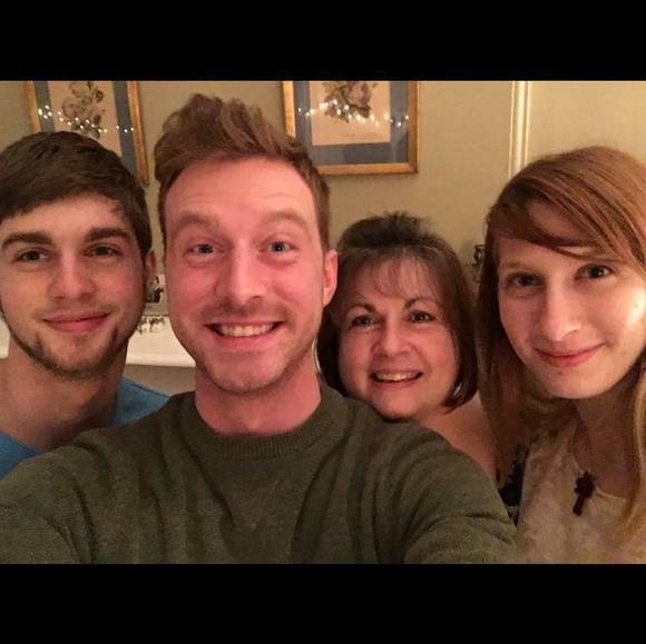 Profile Picture of Lisa Wheeler (@leewheels4) on Poshmark