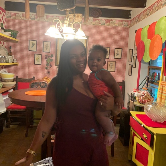 Profile Picture of Ronkeisha Lafleur (@rdsimien24) on Poshmark