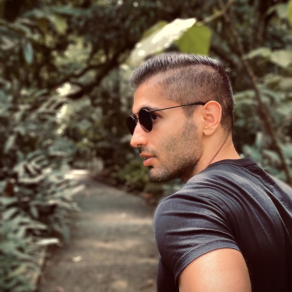 Profile Picture of Aresh Pahlavan (@aresh_p) on Poshmark