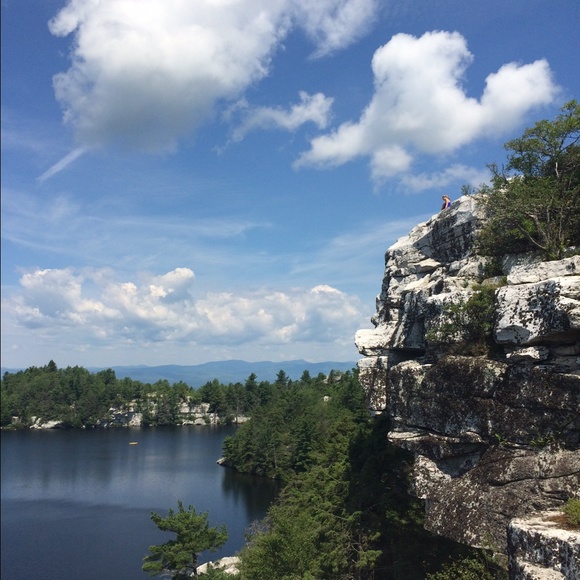 Profile Picture of Suzanne Cribbins (@shopsysk) on Poshmark