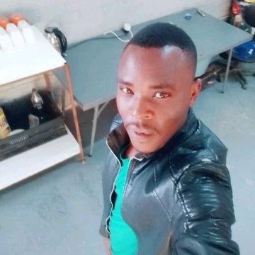 Profile Picture of GlennDe (@glennde) on Tiktok