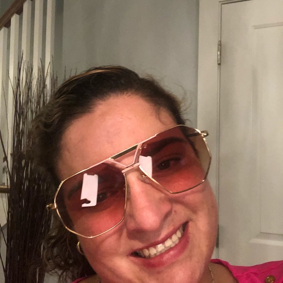 Profile Picture of Angela Obrien (@angie538) on Poshmark