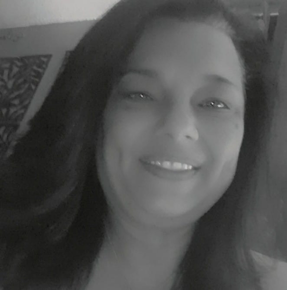 Profile Picture of Roberta Richards (@rjo1971) on Poshmark
