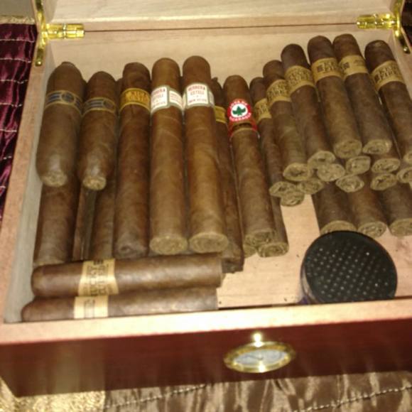 Profile Picture of Gary Gamble (@garylg588) on Poshmark