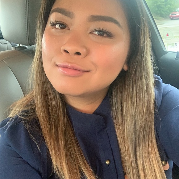 Profile Picture of Anne Serrano (@iamlouraine) on Poshmark