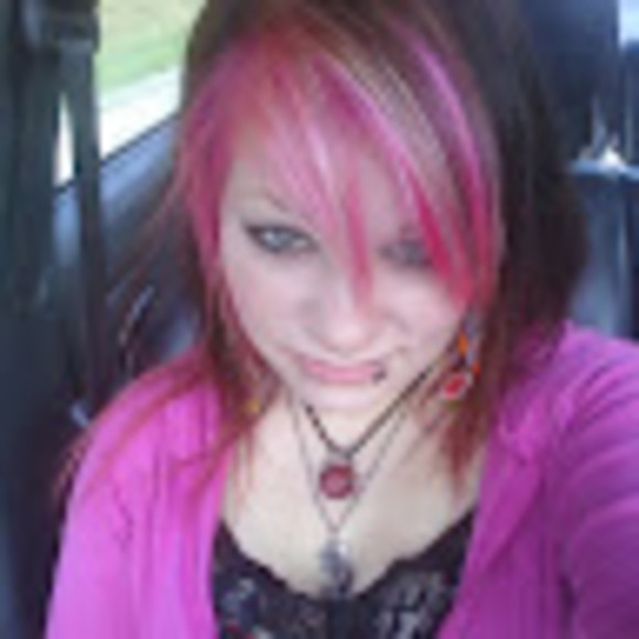 Profile Picture of Ciera Macchiaverna (@cinderellasdead) on Poshmark