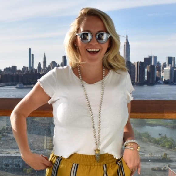 Profile Picture of Caroline Decker (@carolineclaire) on Poshmark