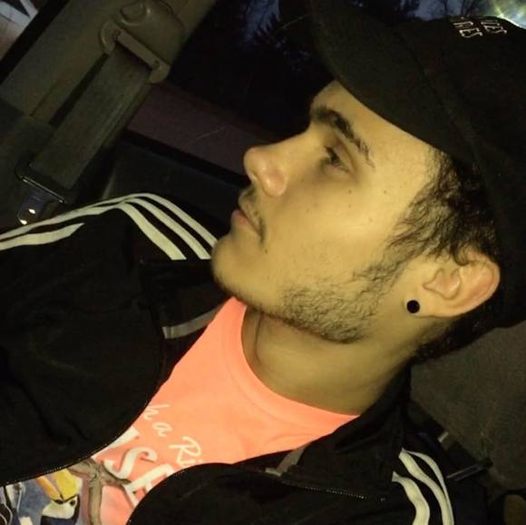 Profile Picture of Peter Gullekson (@petergullekson) on Poshmark