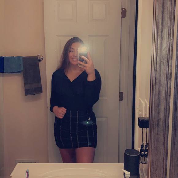 Profile Picture of Paris Kosoff (@pariskosoff) on Poshmark