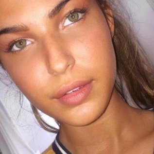 Profile Picture of Raelynn Thomas (@Raelynn_89) on Twitter