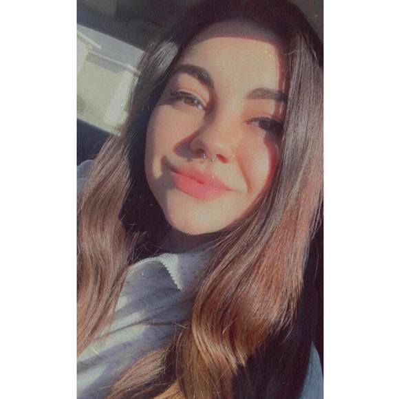 Profile Picture of Julianna Leverette (@juliannalev) on Poshmark