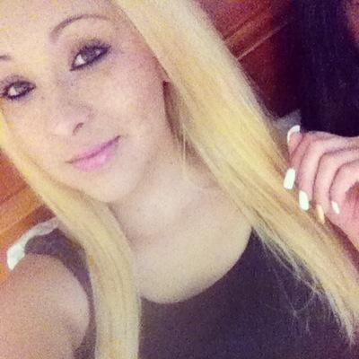 Profile Picture of Vicki Macknificent (@_VickiMack) on Twitter