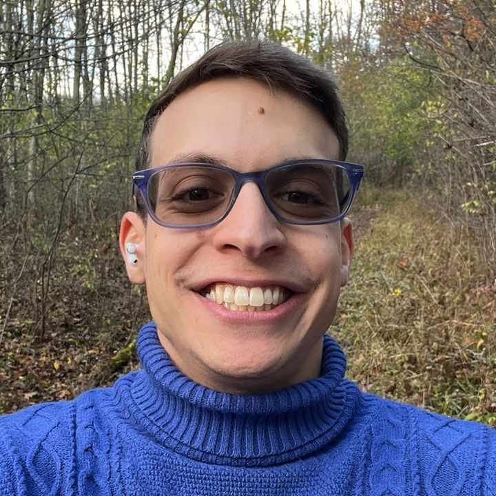 Profile Picture of   Iphone was overheating... (@jacobrosstech) on Tiktok