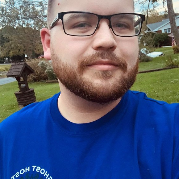 Profile Picture of Joshua Burch (@jjgenovese) on Poshmark