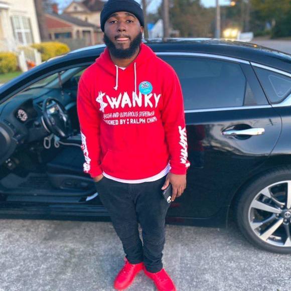 Profile Picture of Josh Lynch (@guapofoo) on Poshmark