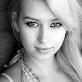 Profile Picture of Sylvia Wright (@tvshowaddict24) on Twitter