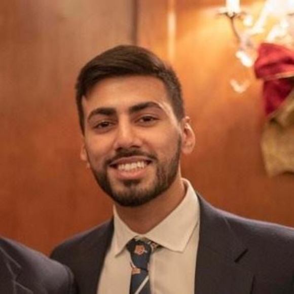Profile Picture of Shawn Hussain (@runeeve) on Poshmark