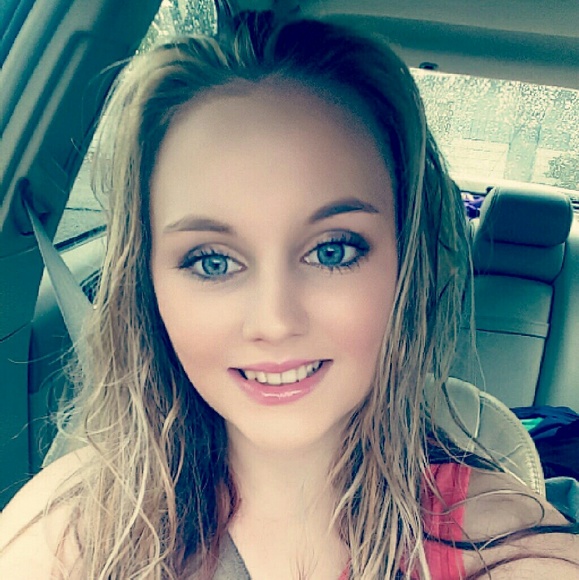 Profile Picture of Jenifer Kobelt (@jkobelt) on Poshmark