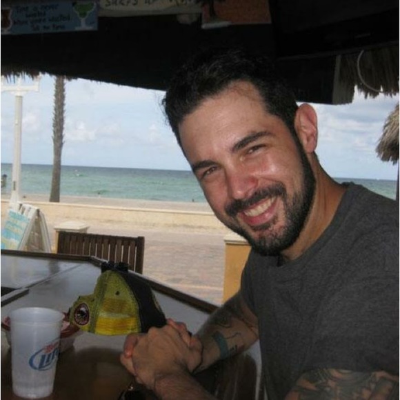 Profile Picture of Patrick Mayes (@patrickbmayes) on Poshmark