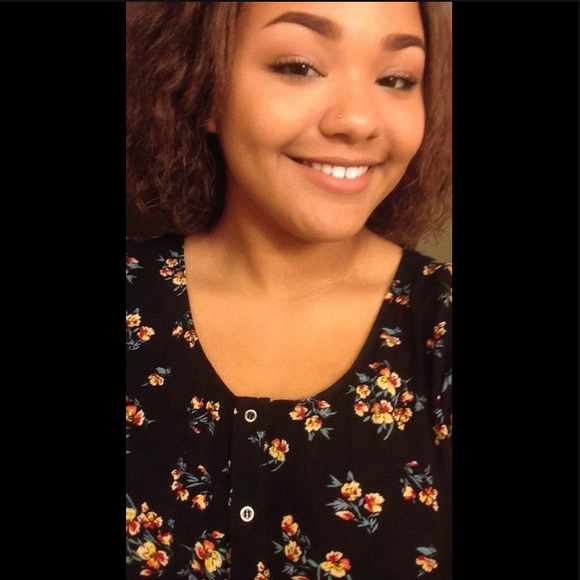 Profile Picture of Zahrian Minner (@_zahrian) on Poshmark