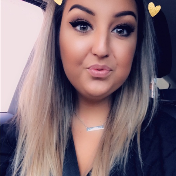 Profile Picture of Abby Stanfield (@abby1515) on Poshmark
