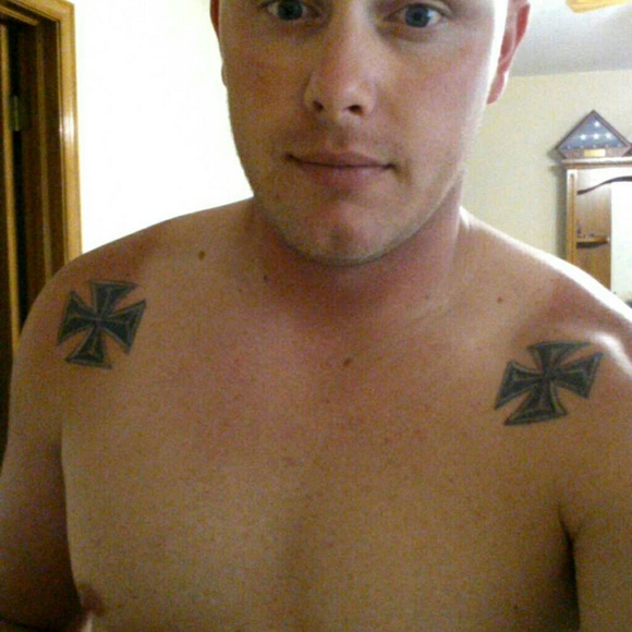 Profile Picture of Denny Cargal (@docknoss) on Poshmark