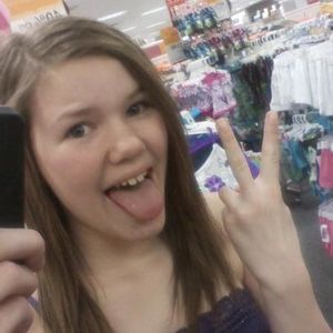 Profile Picture of Paige Jenson (@softballchickee301) on Myspace