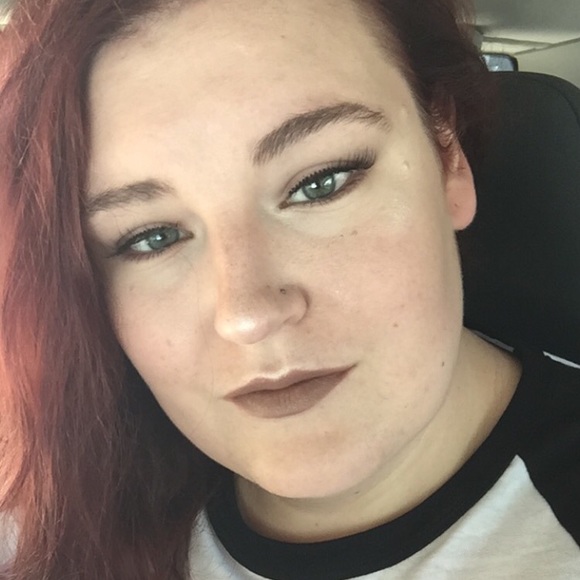 Profile Picture of Skylar Ellingford (@sellingford) on Poshmark