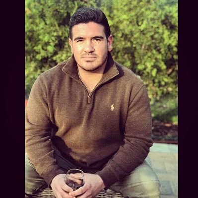 Profile Picture of Tony Pajamas (@tom10ring) on Twitter