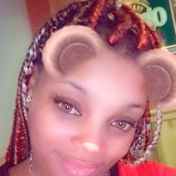 Profile Picture of Tamesha Jones (@thadiamonduno1) on Poshmark