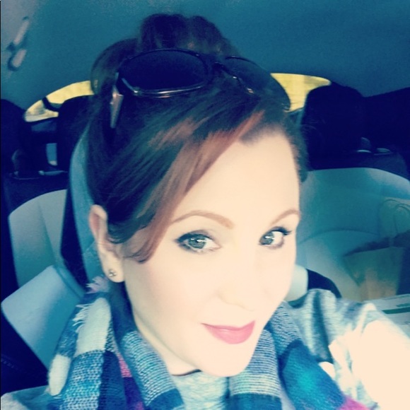 Profile Picture of Sandy Caserta (@spcaserta) on Poshmark