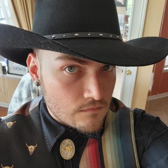 Profile Picture of Michael Pons (@michaelpons) on Poshmark