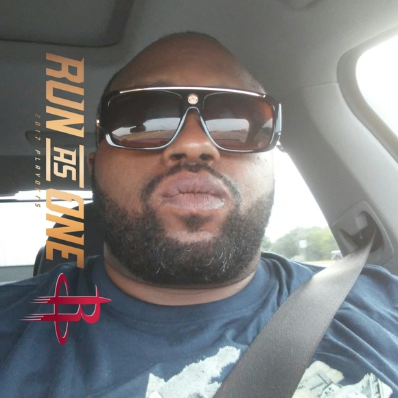 Profile Picture of Justin Flowers (@justin_flowers) on Poshmark