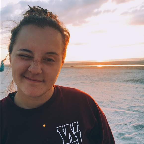 Profile Picture of Nicole Mazullo (@nickimaz15) on Poshmark