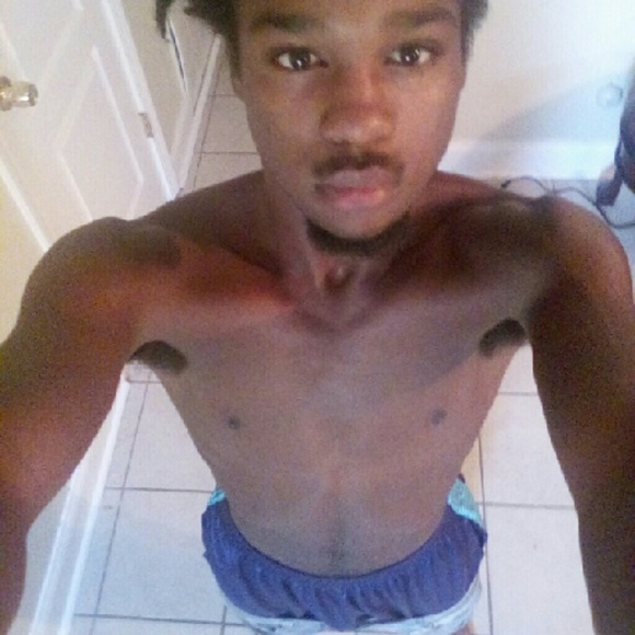 Profile Picture of Rondall Eddington (@fwt_kidd_03) on Poshmark