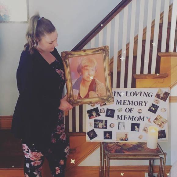 Profile Picture of Kimmie Razler (@kimmie_razzler) on Poshmark