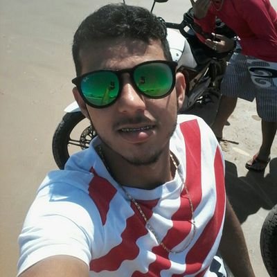 Profile Picture of Robert Santos (@SantanaRege) on Twitter