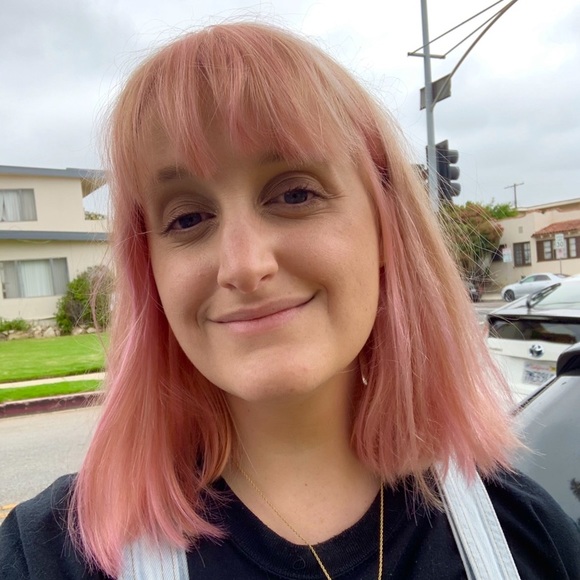 Stephanie Riesco - Poshmark Profile Picture of Stephanie Riesco (@stephsies) on Poshmark