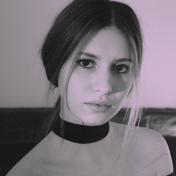 Profile Picture of Sarah Tezza (@sarah_tezza) on Poshmark