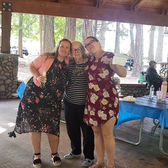 Profile Picture of Patty Zielinski (@pattyzielinski) on Poshmark