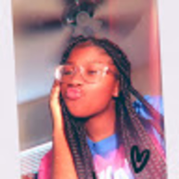 Profile Picture of Iiamsaigee !! (@iiamsaigee) on Poshmark