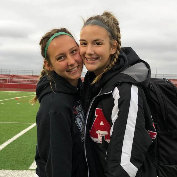 Profile Picture of Emily Piccolantonio (@epiccolantonio) on Poshmark