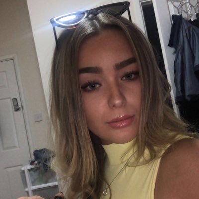 Profile Picture of Rachael Cross (@rachcross_) on Twitter